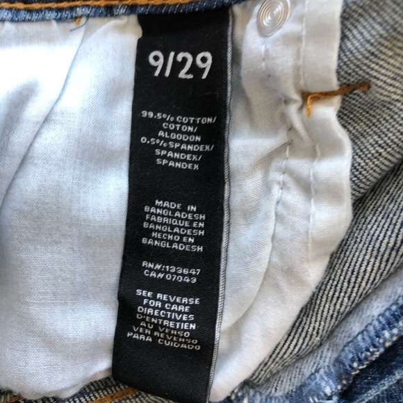 Kendall & Kylie The Iconic Short Distressed High Waist Jean Shorts Size 9/ 29 - Picture 7 of 11